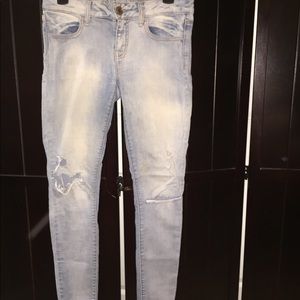 American Eagle light wash jeans